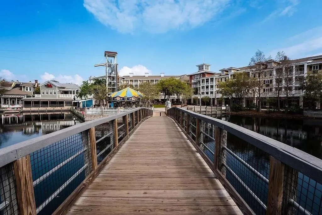 Studio In Heart Of The Village Destin Apartment