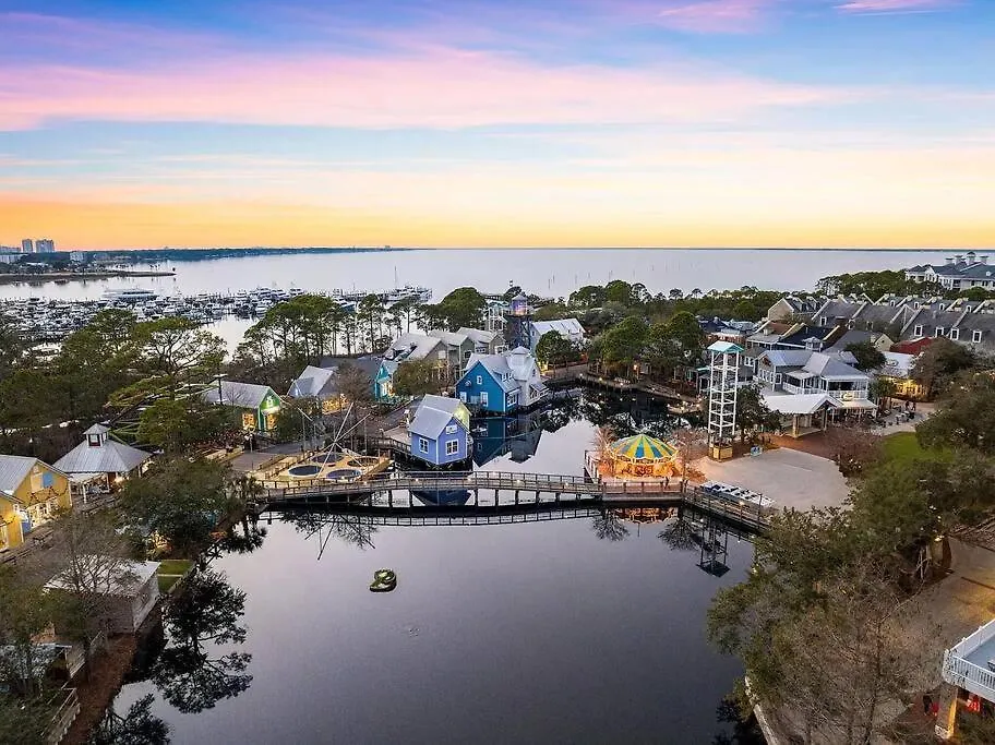 Studio In Heart Of The Village Destin Apartment