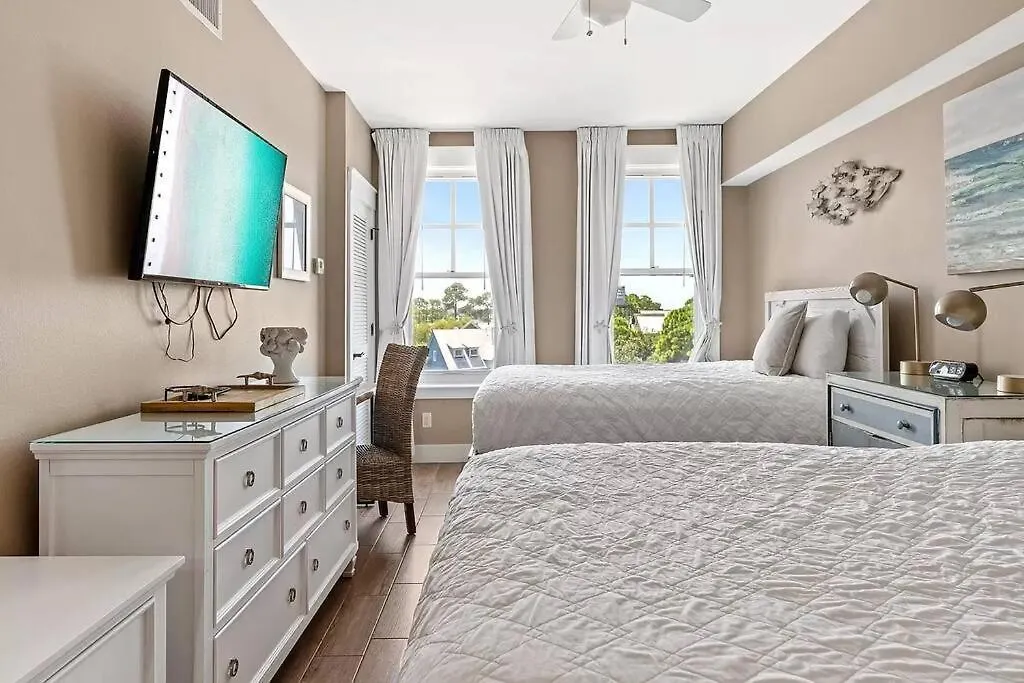Studio In Heart Of The Village Destin